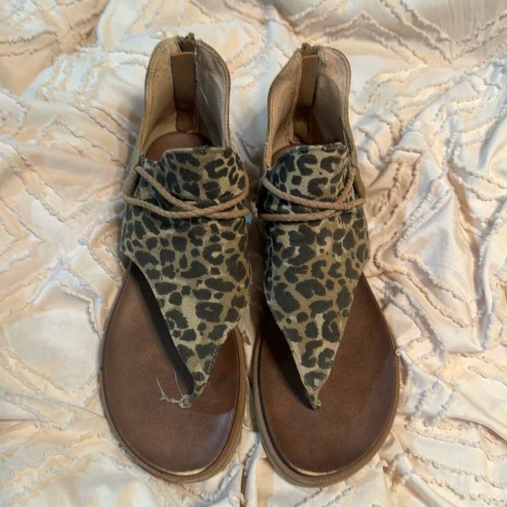 Leopard thong sandals